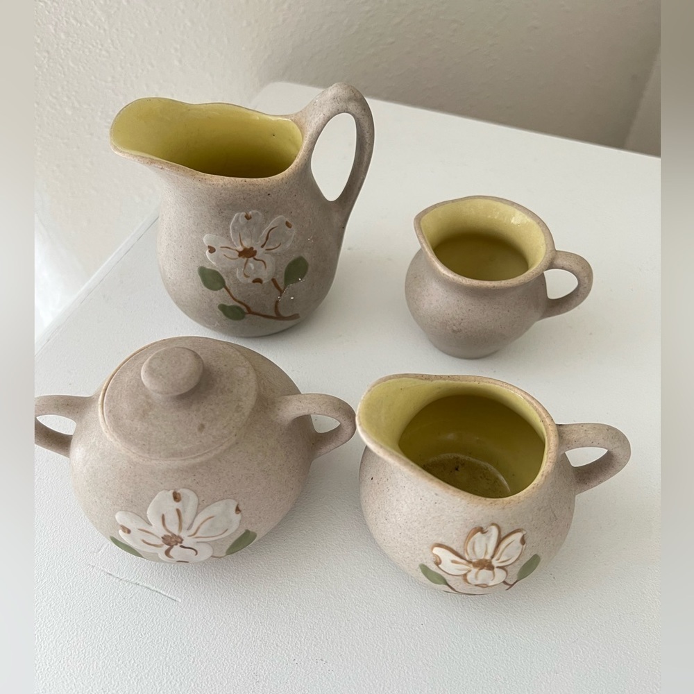 VTG 4 pieces Pigeon Forge Pottery Dogwood Creamer Sugar Pitcher Yellow Glaze